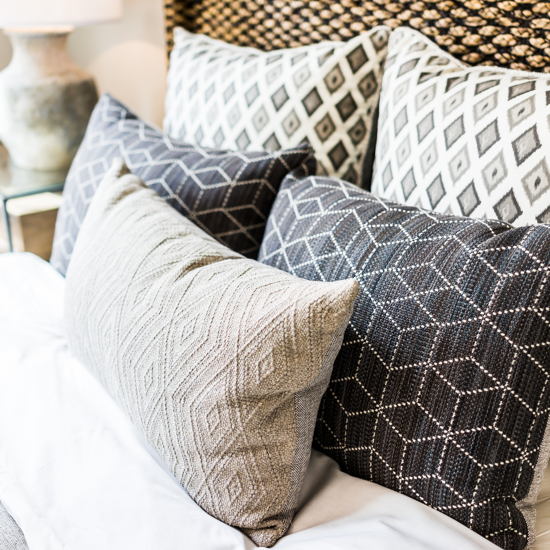 Linens/Curtains/Pillows