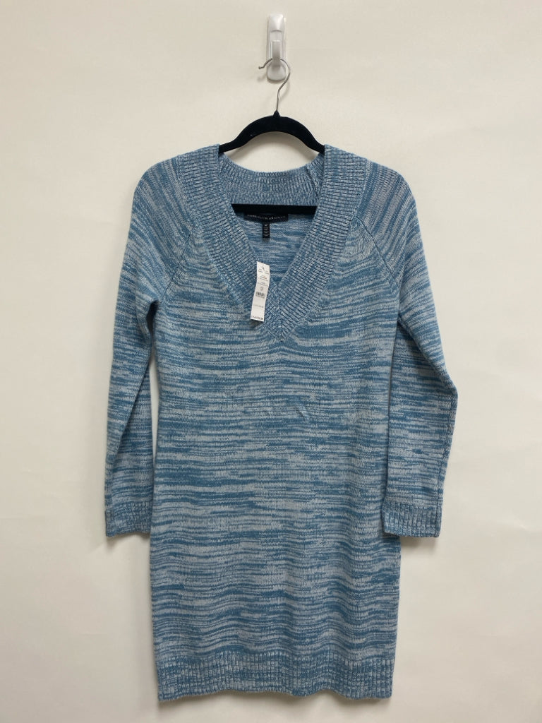 NWT Wht House/Blk Mkt Size SP Blue Streaked V Neck Petite Dress