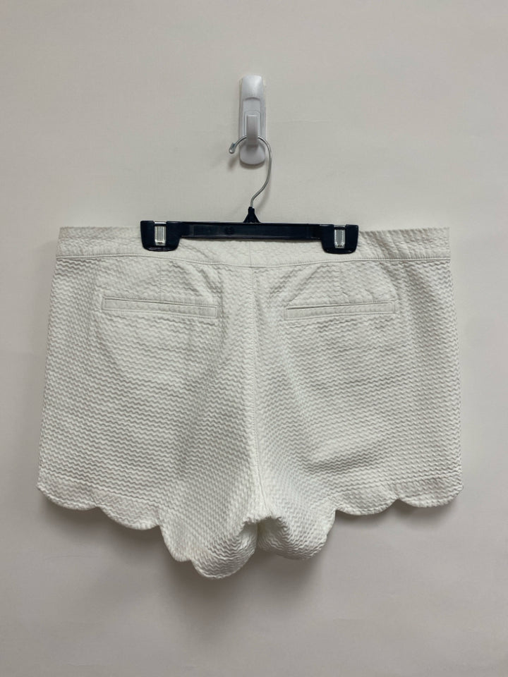 LILLY PULITZER Size 14 White Texture Ladies Shorts