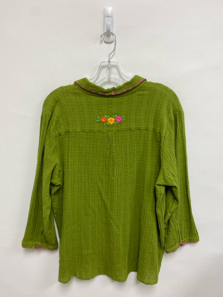 NWT ivy jane Size M Green Pink Flowers Embroidered Ladies Top