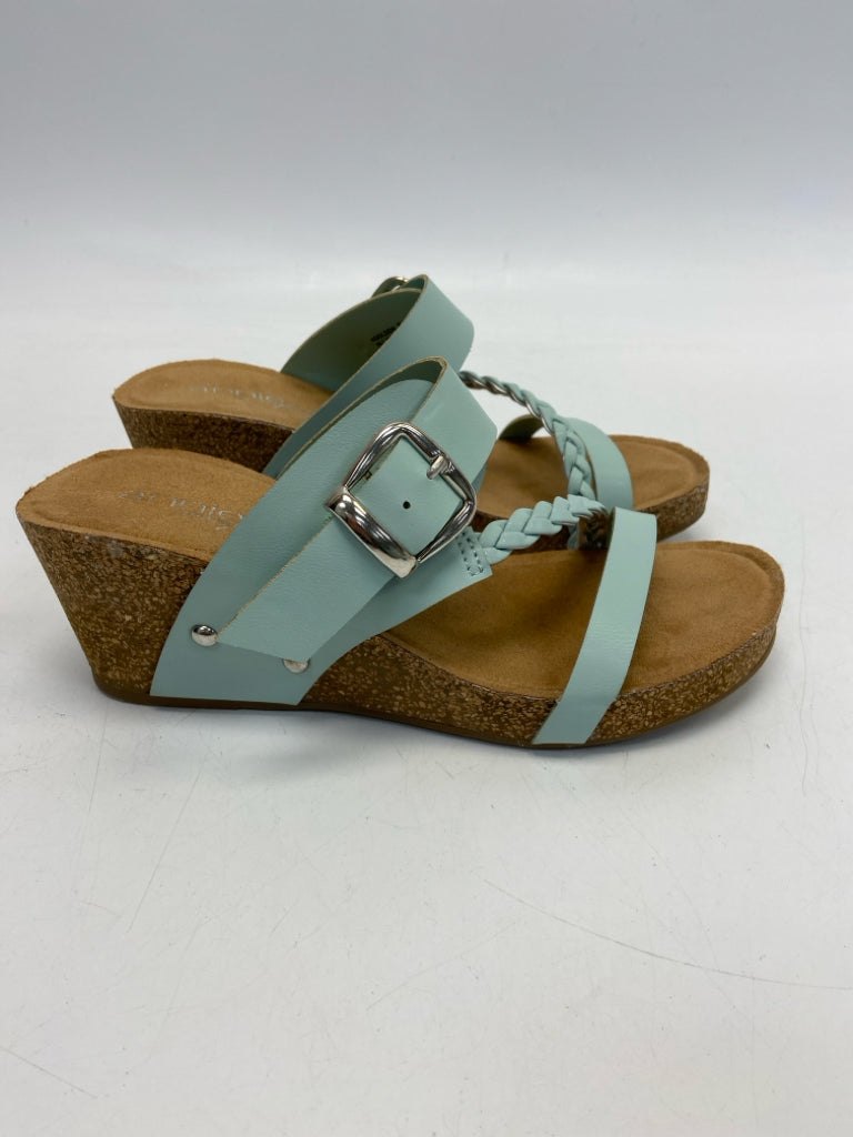 NWOT  Size 7 Aqua Braided Sandals