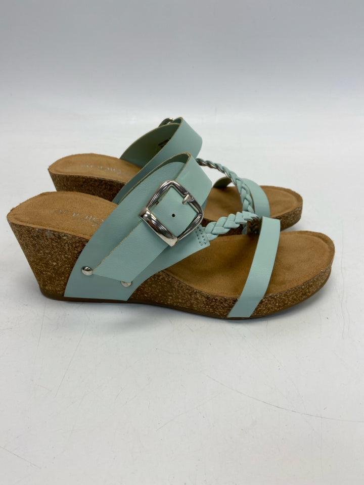 NWOT  Size 7 Aqua Braided Sandals