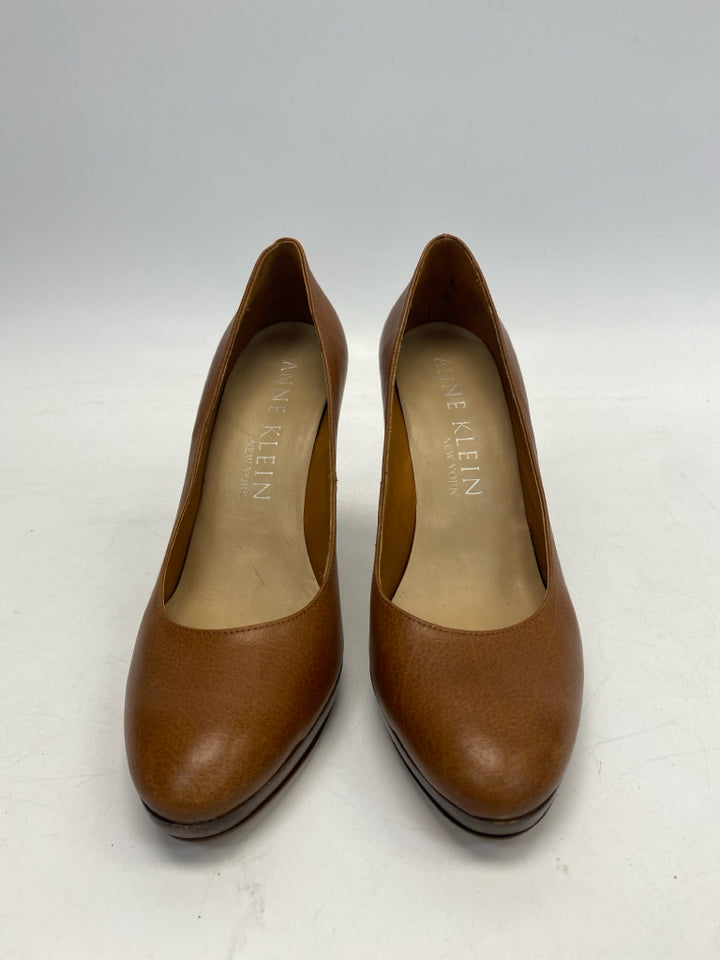 Anne Klein US Shoe Size 7.5 Camel Heels