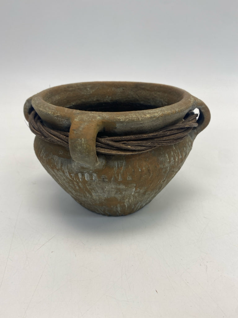 Brown Distressed Pottery