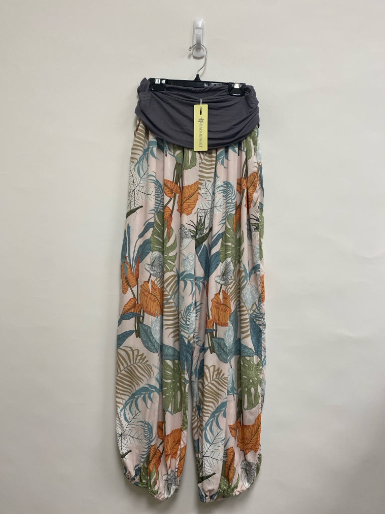 NWT Size S Gray Cream/Blue Leaves Ladies Pants