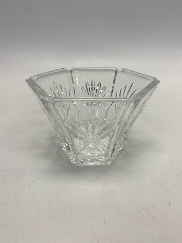 Clear Criss-Cross Glass Vase