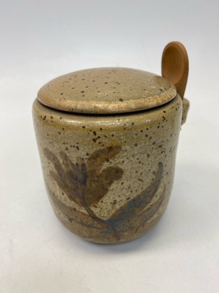 Tan Brown Pottery