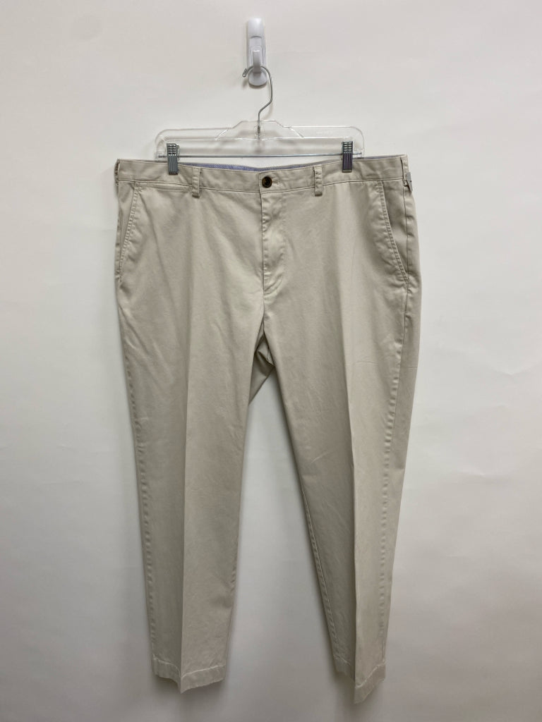 Brooks Brothers Size 40 Cream Men&