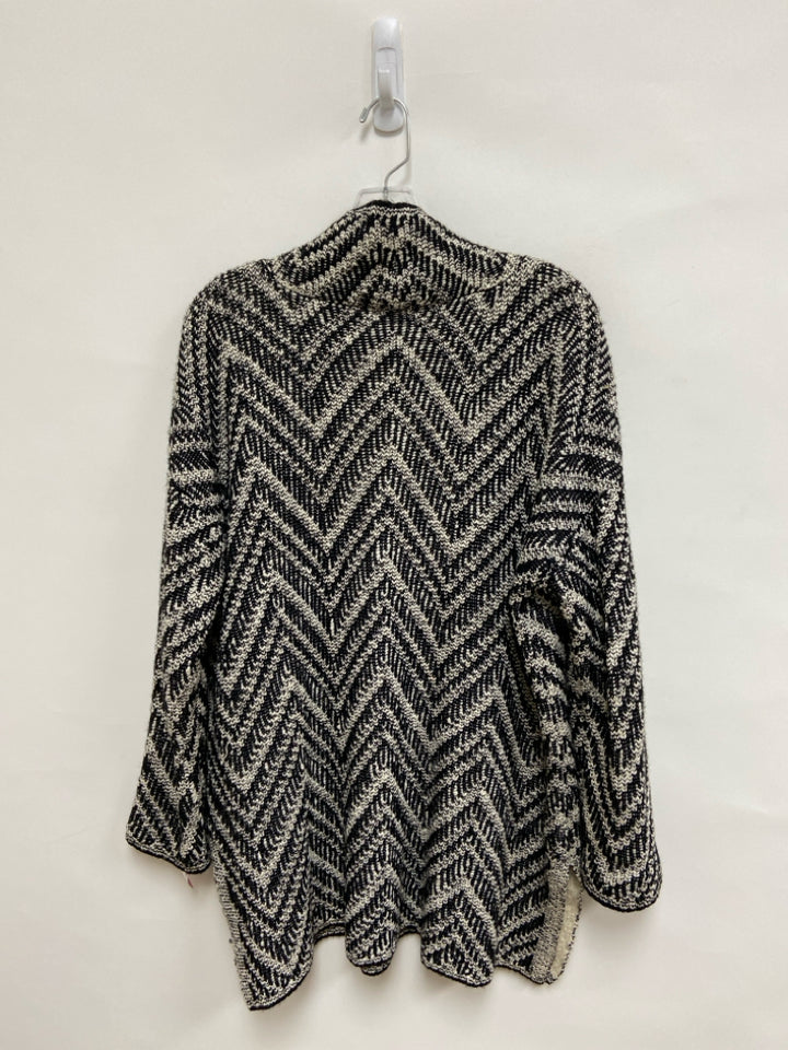Eileen Fisher Size L Cream/Black Zig Zag Cowl Neck Ladies Sweater
