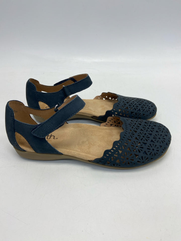 Earth Origins  Size 9 Navy Perforated Sandals