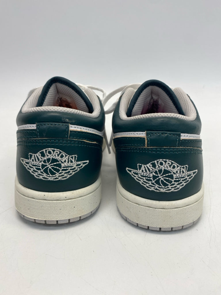 Nike Size 8.5 White Dark Green Lace-Up Men&