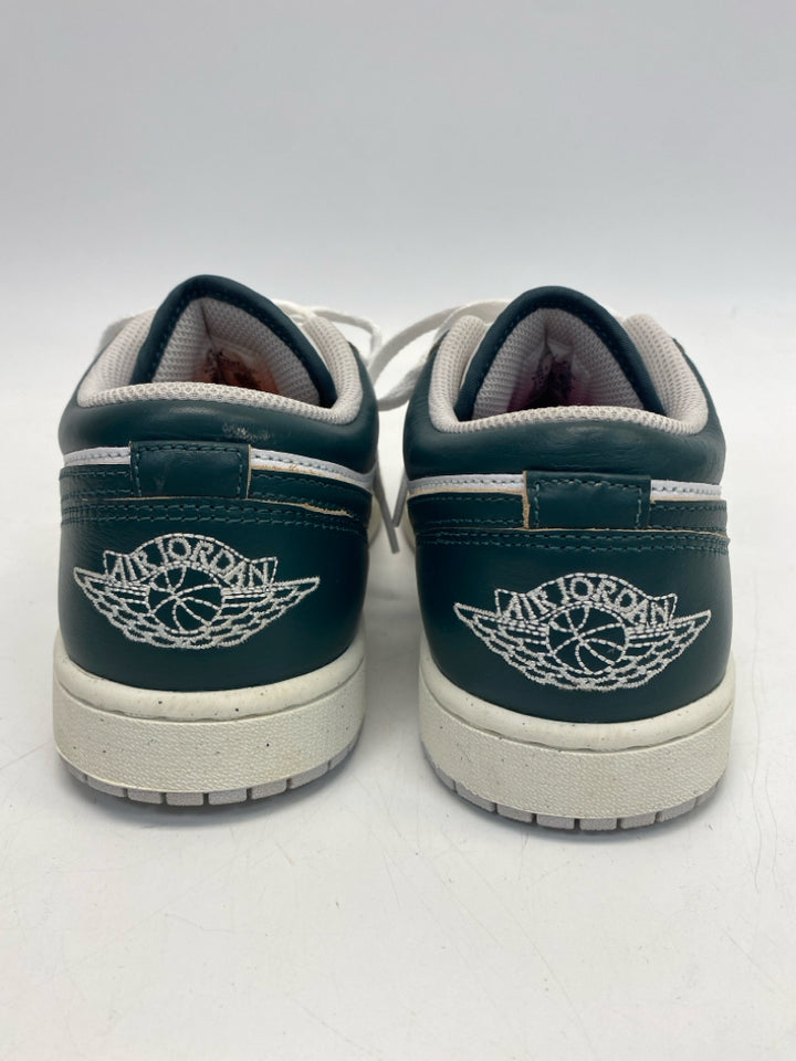 Nike Size 8.5 White Dark Green Lace-Up Men&