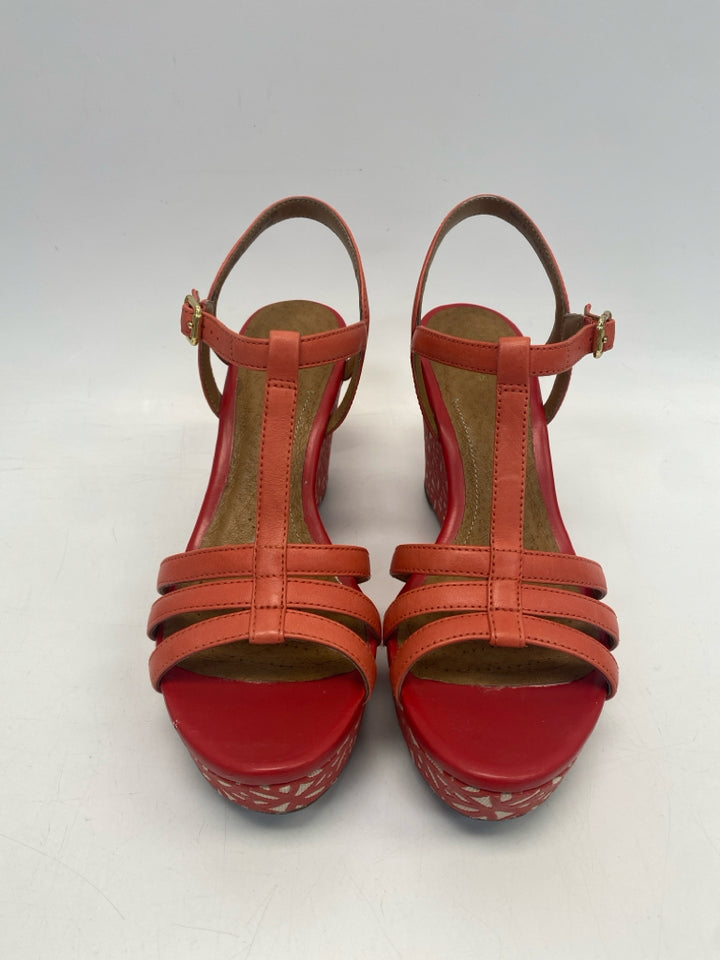 Clarks  Size 9 Coral Sandals