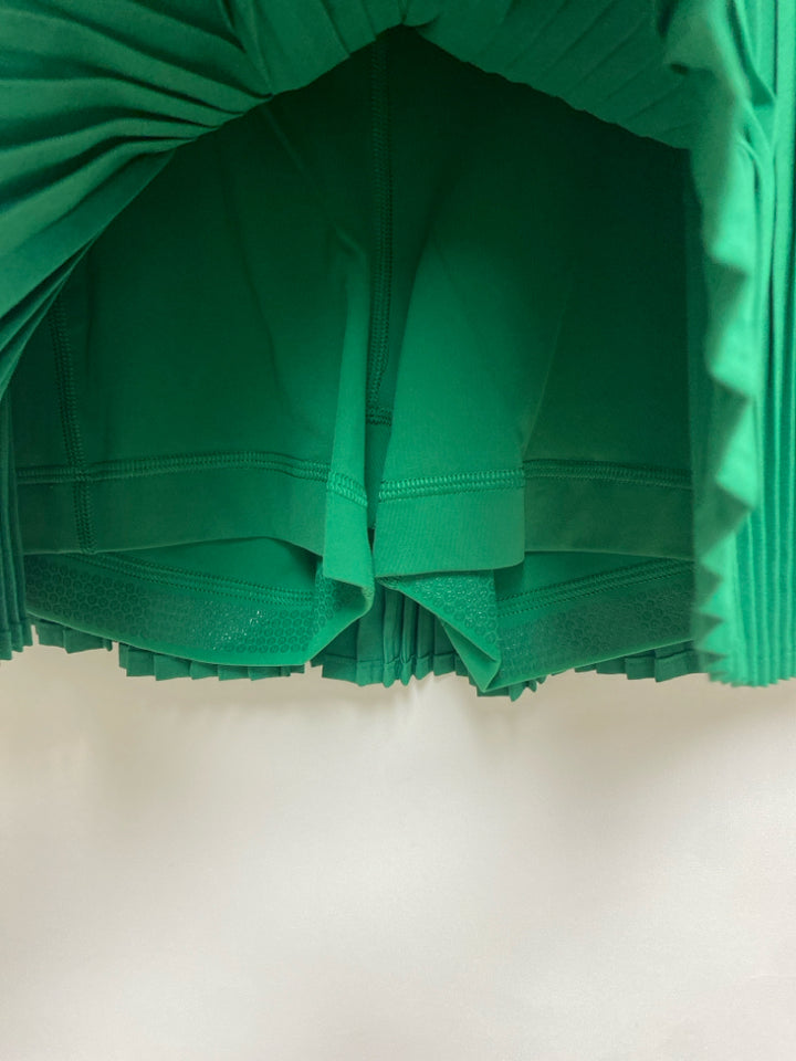 NWT Lululemon Size 6 Green Athletic Skort