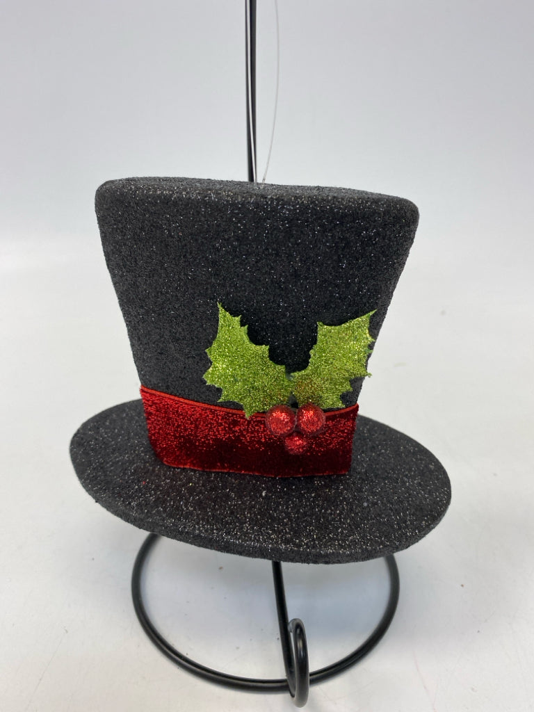 Black Red/Green Ornaments
