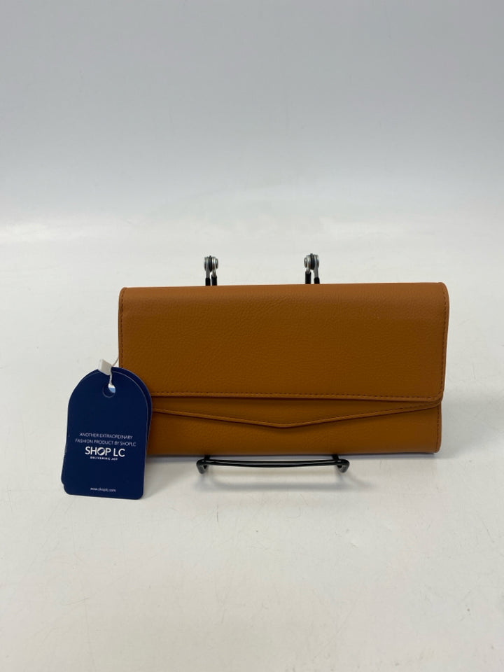 NWT  Size Chestnut Wallet
