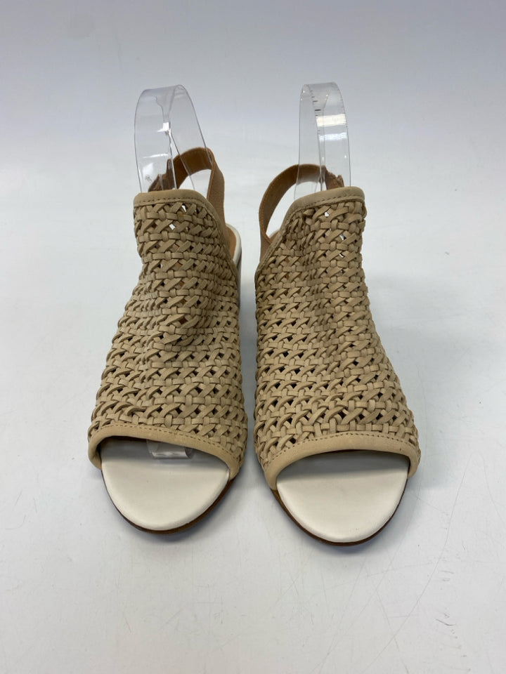 NWOT  Size 8 Tan Woven Sandals