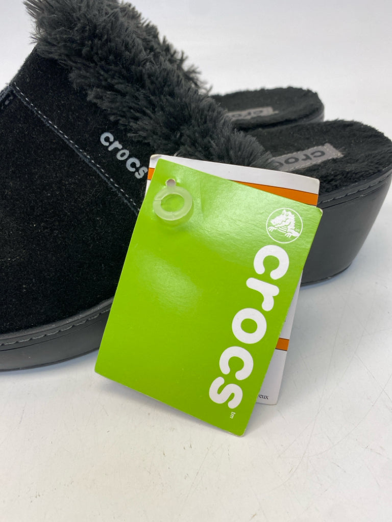 NWT Crocs US Shoe Size 11 Black Fuzzy Clogs