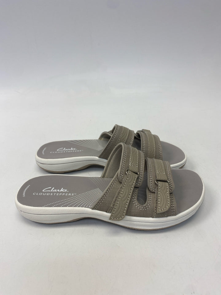 Clarks  Size 6 Taupe Sandals