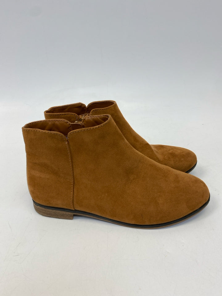 Cat &amp; Jack SIZE 4 Brown Girl&