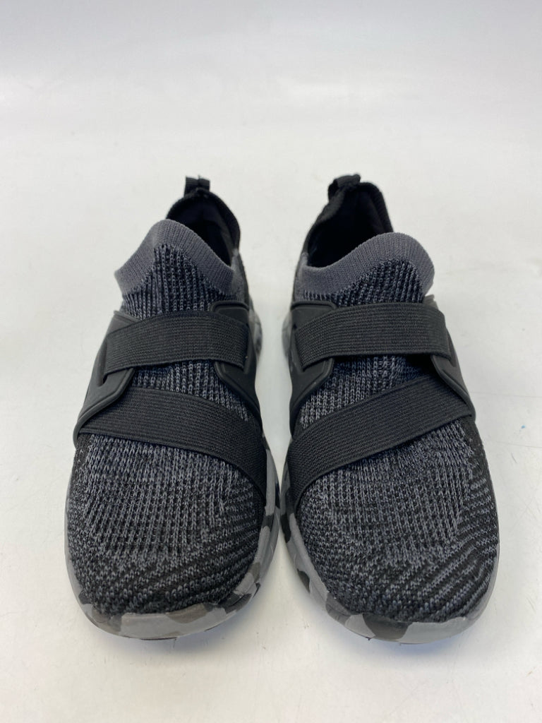 SIZE 12 Black Gray Boy&