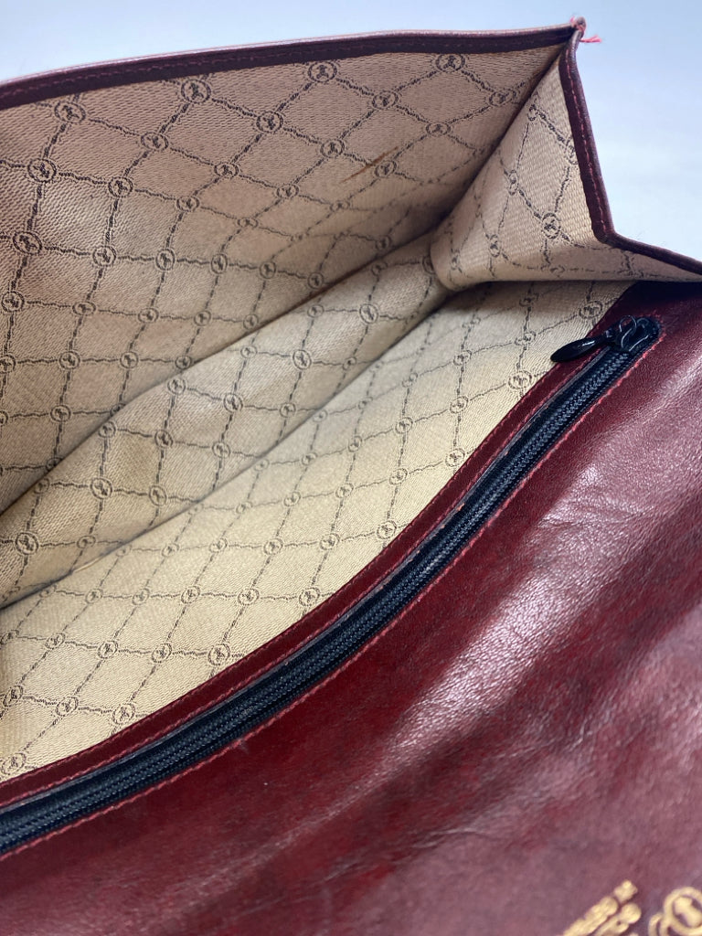 Sport Gold Pfeil Cordovan Clutch
