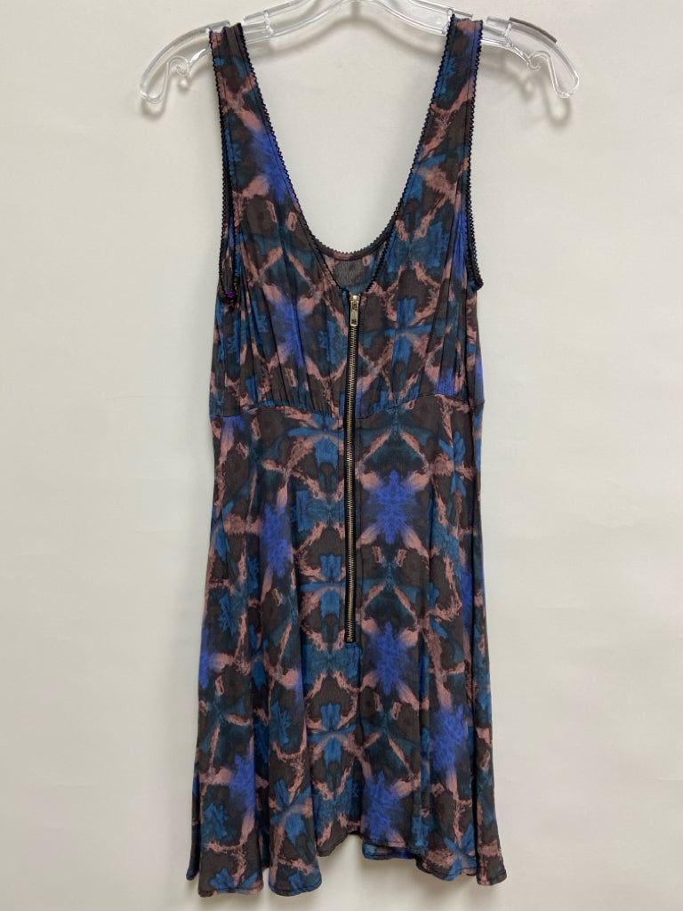 Free People Size 4 Dark Gray Blue/Pink Diamond Print Sleeveless Ladies Dress