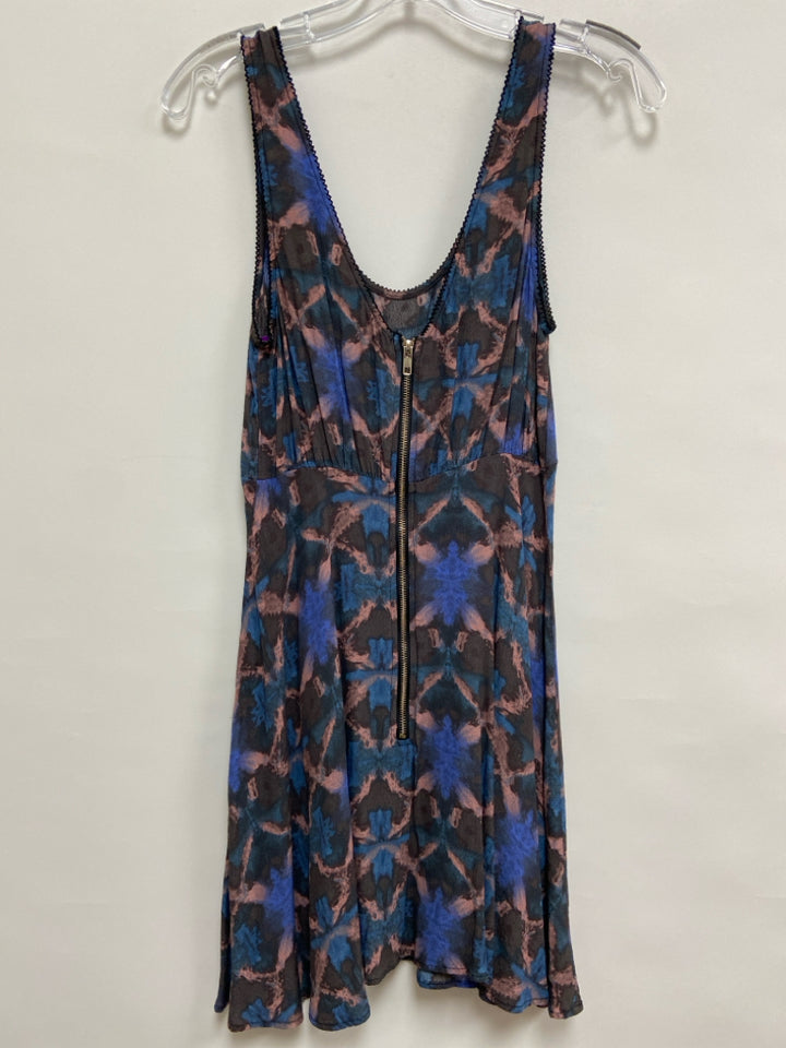 Free People Size 4 Dark Gray Blue/Pink Diamond Print Sleeveless Ladies Dress