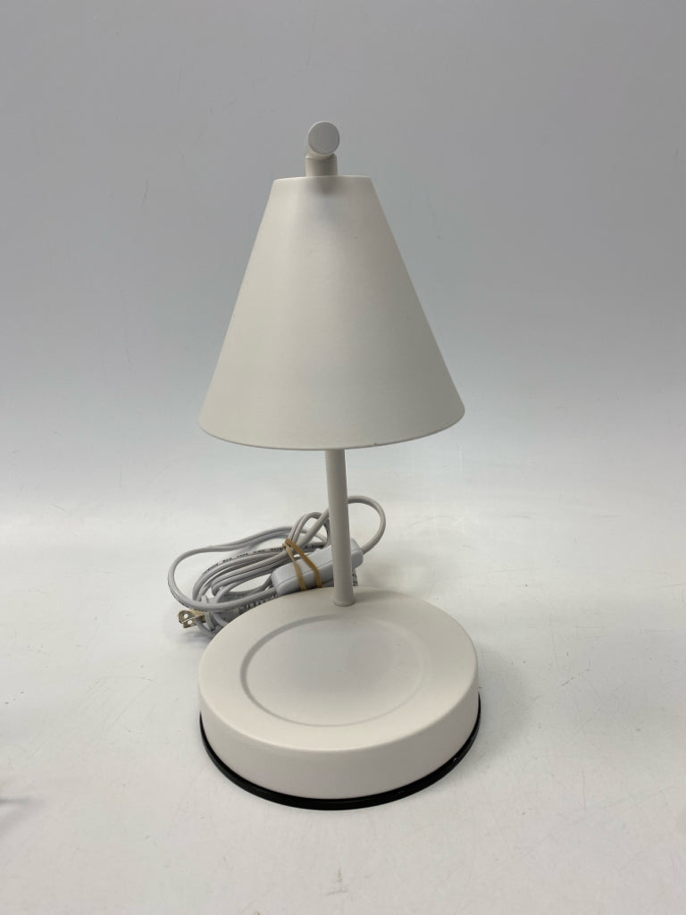 White Candleholder(s)