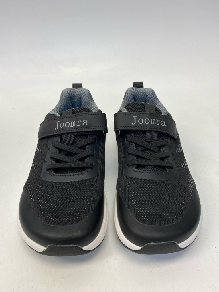 NWOT SIZE Black Gray Boy&