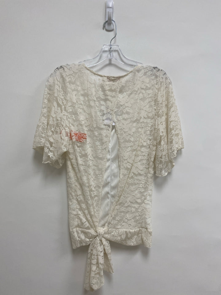 NWT willow &amp; root Size M White Lace Ladies Top
