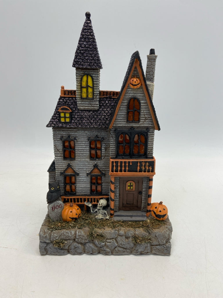 Gray Orange/Black Lit Halloween