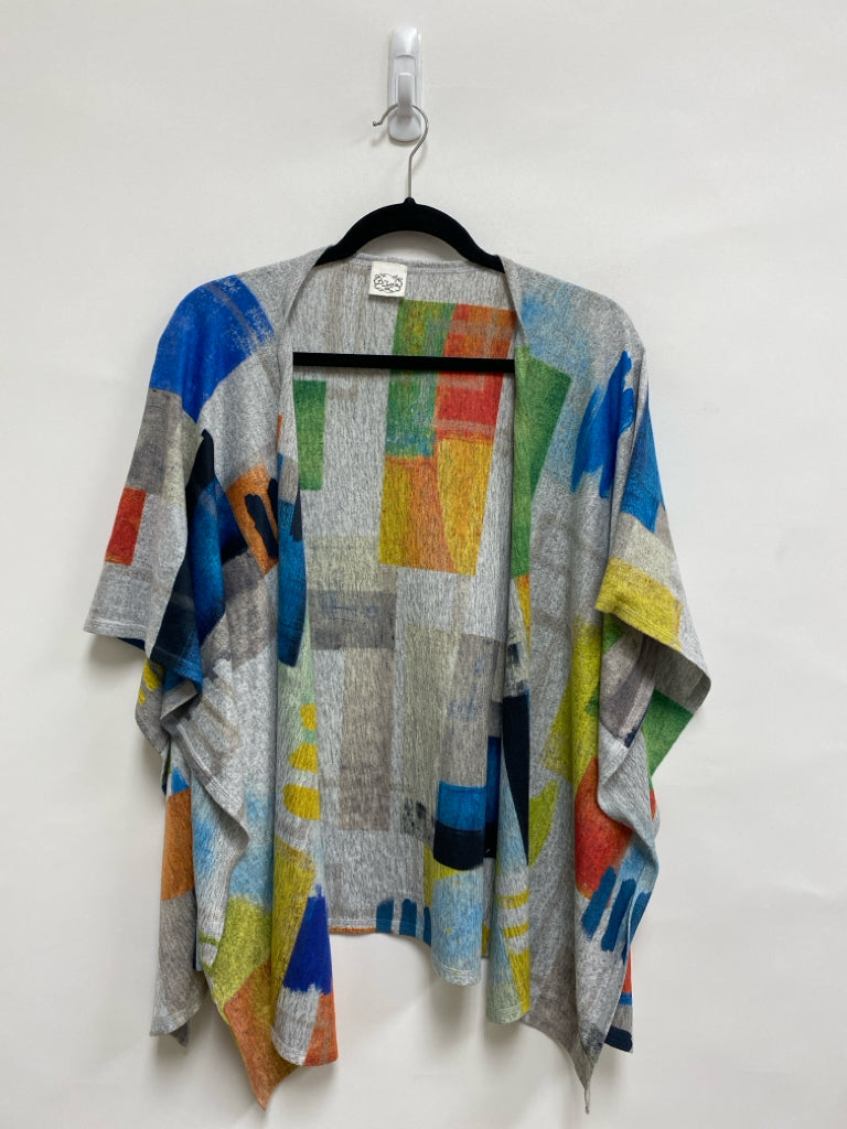 Et Lois Size OSFA Gray Multi Color Abstract Cape Ladies Sweater
