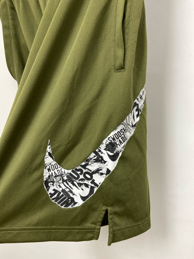 Nike Size L Dark Green Pull-on Men&