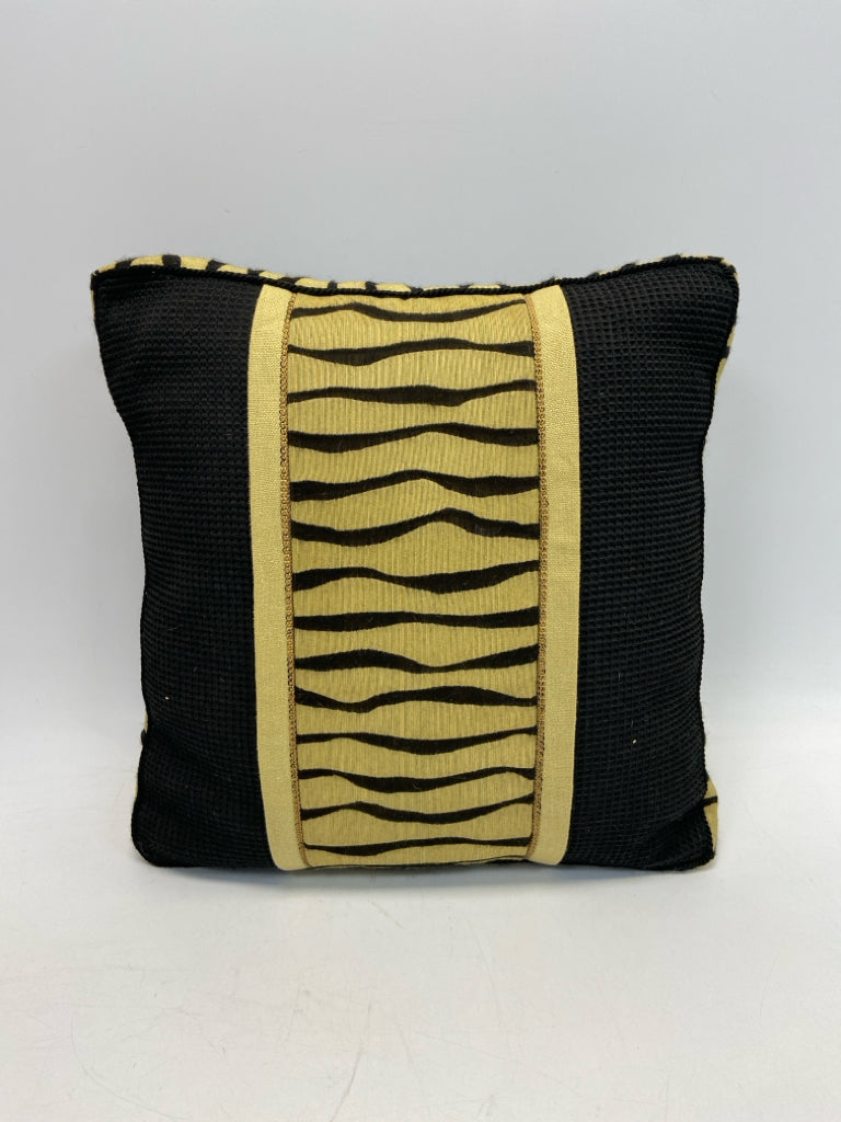 Black/Gold Pillow