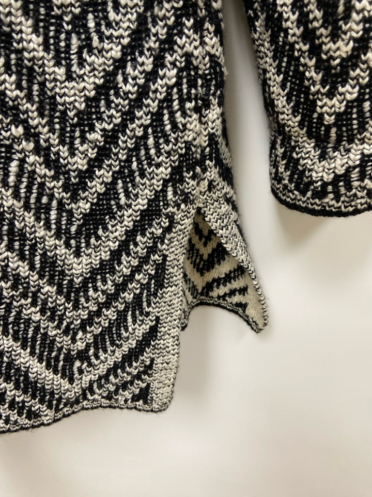 Eileen Fisher Size L Cream/Black Zig Zag Cowl Neck Ladies Sweater