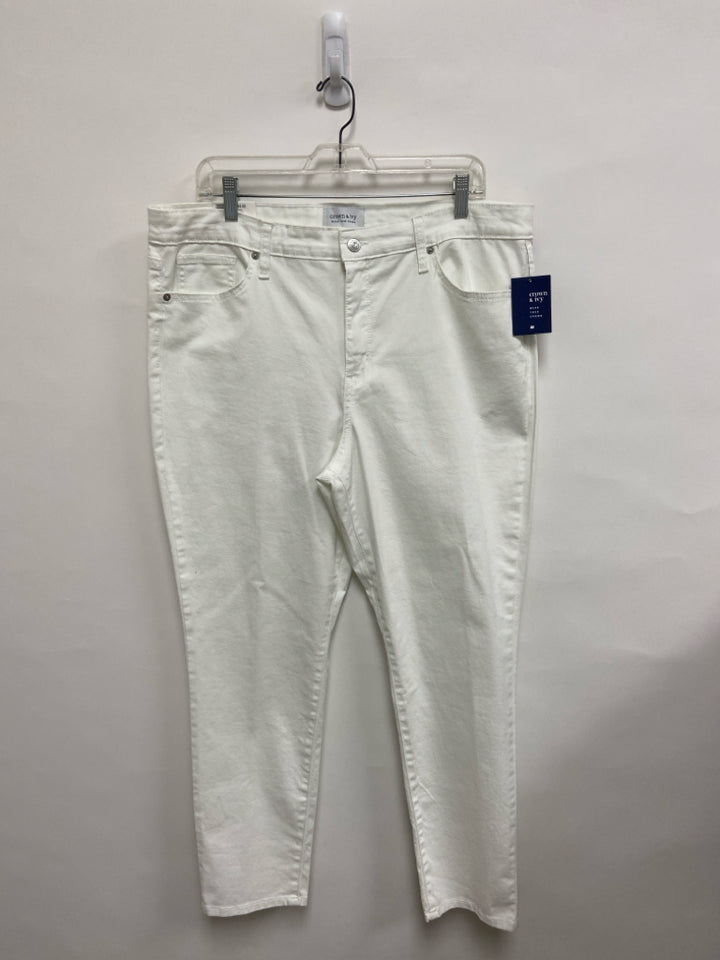 NWT Crown &amp; Ivy  SIZE  16 White Denim Plus Size Jeans