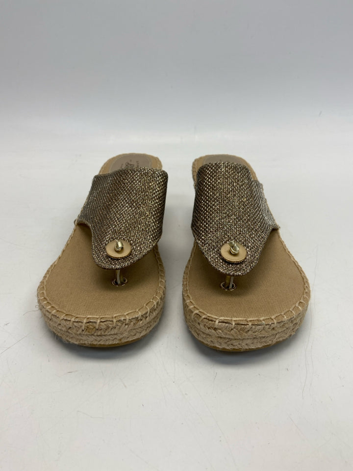 G.H.BASS&amp;CO  Size 6.5 Gold Shimmery Sandals