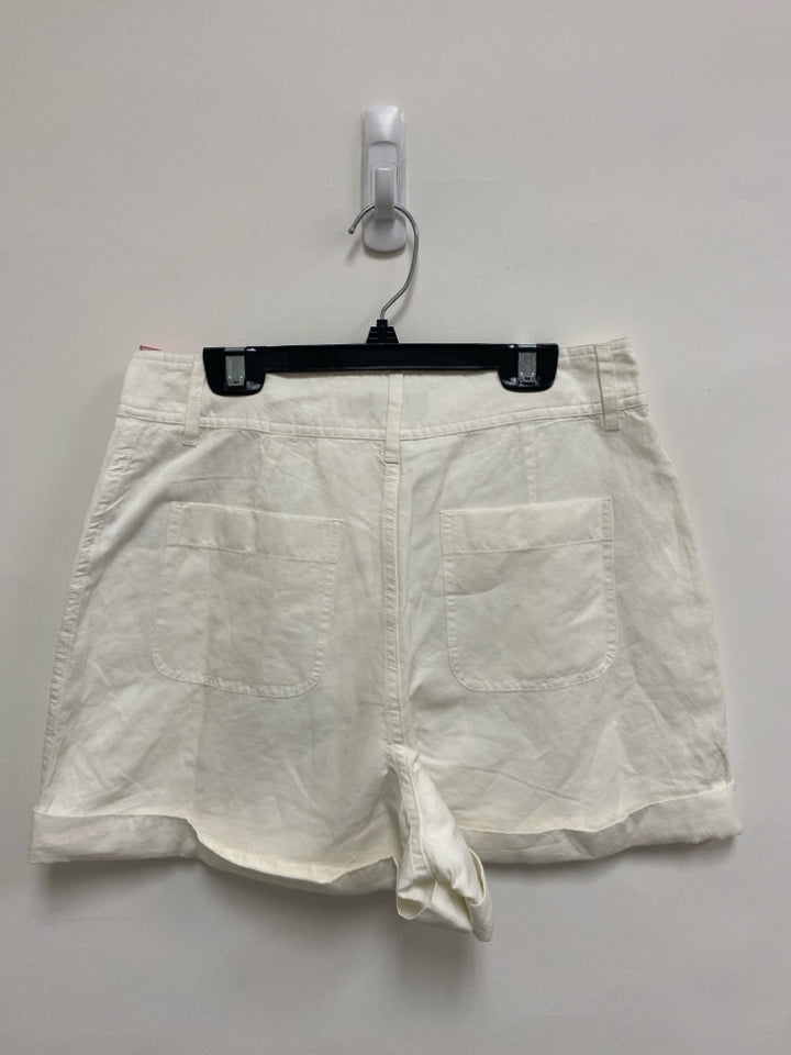 NWT Vineyard Vines Size 2 White Ladies Shorts