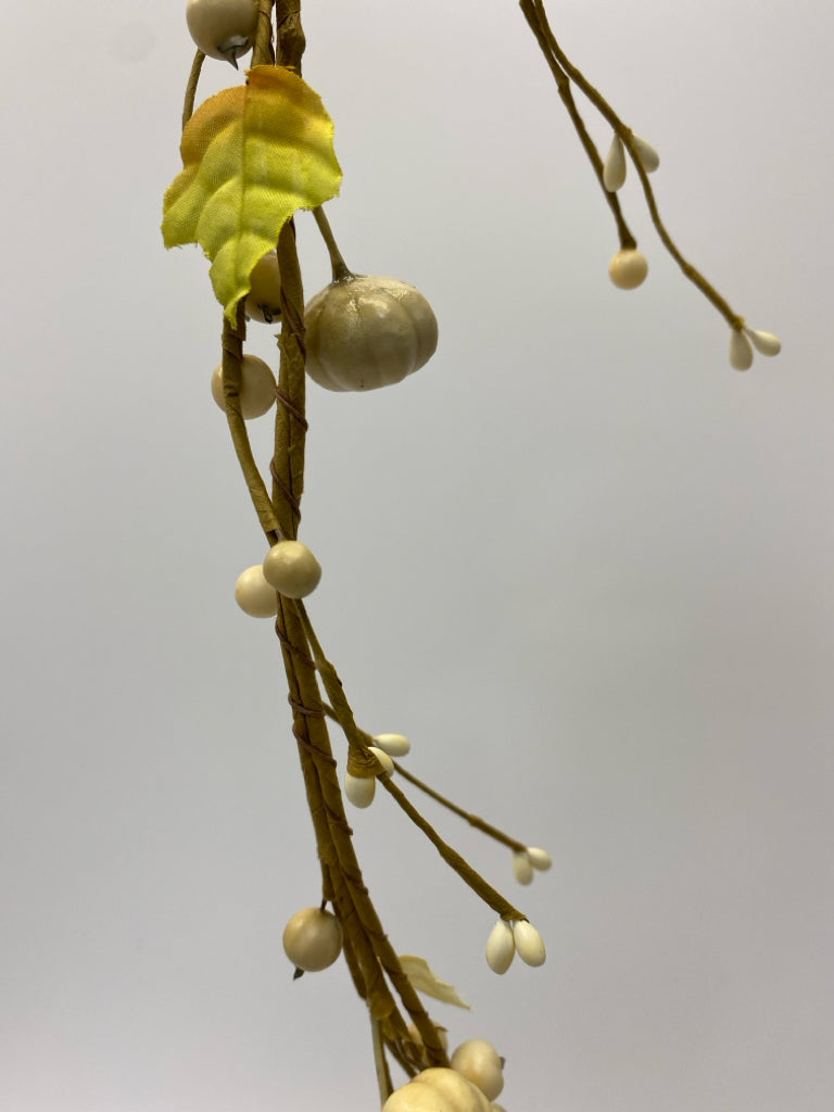 Cream Grapevine Fall