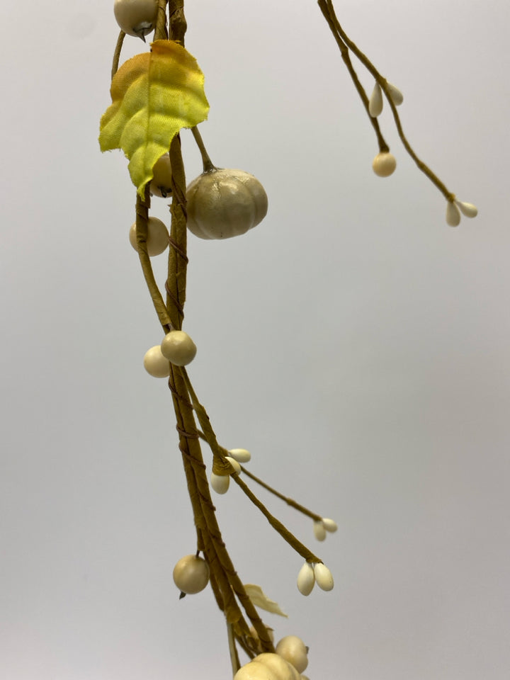 Cream Grapevine Fall