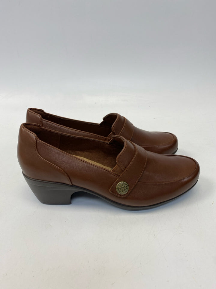 NWOT Clarks US Size 9.5 Brown Heels