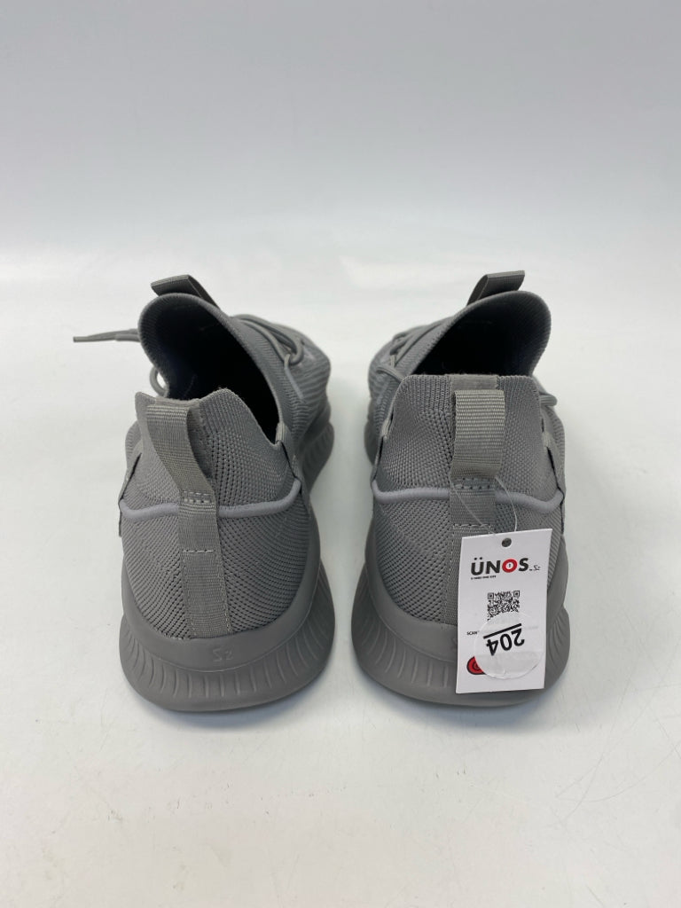 NWT Unos Size 11-12 Gray Knit Men&
