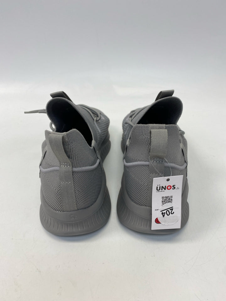 NWT Unos Size 11-12 Gray Knit Men&