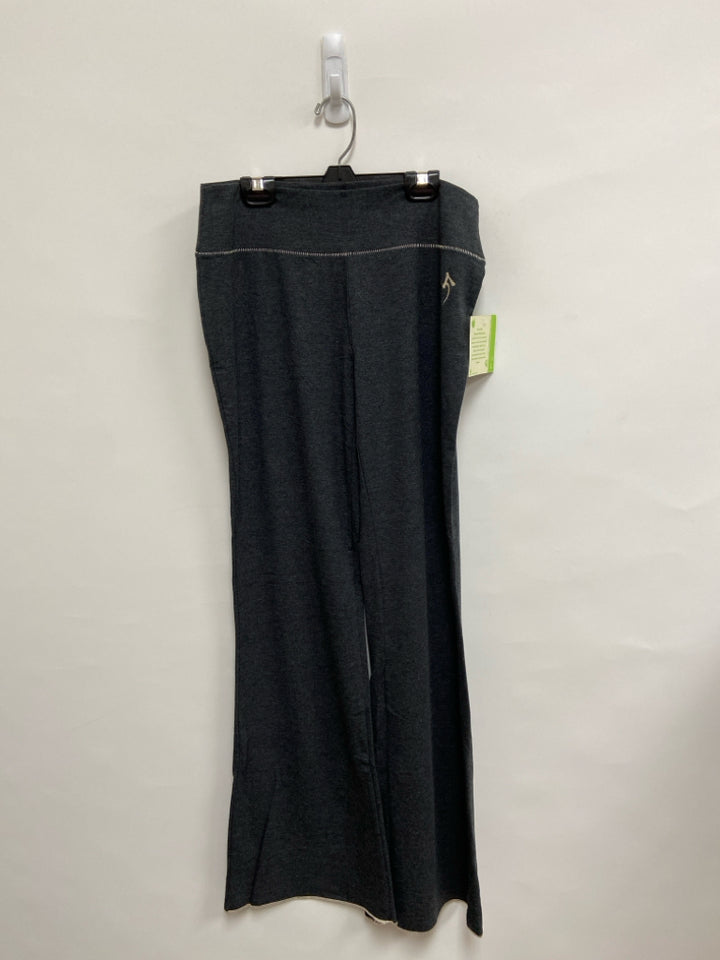 NWT Size L Gray Athletic Leggings