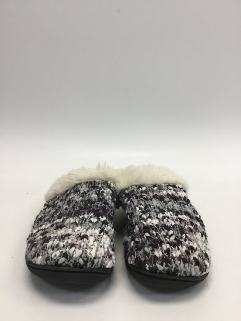 NWT Isotoner US Shoe Size XL Gray/White Slippers
