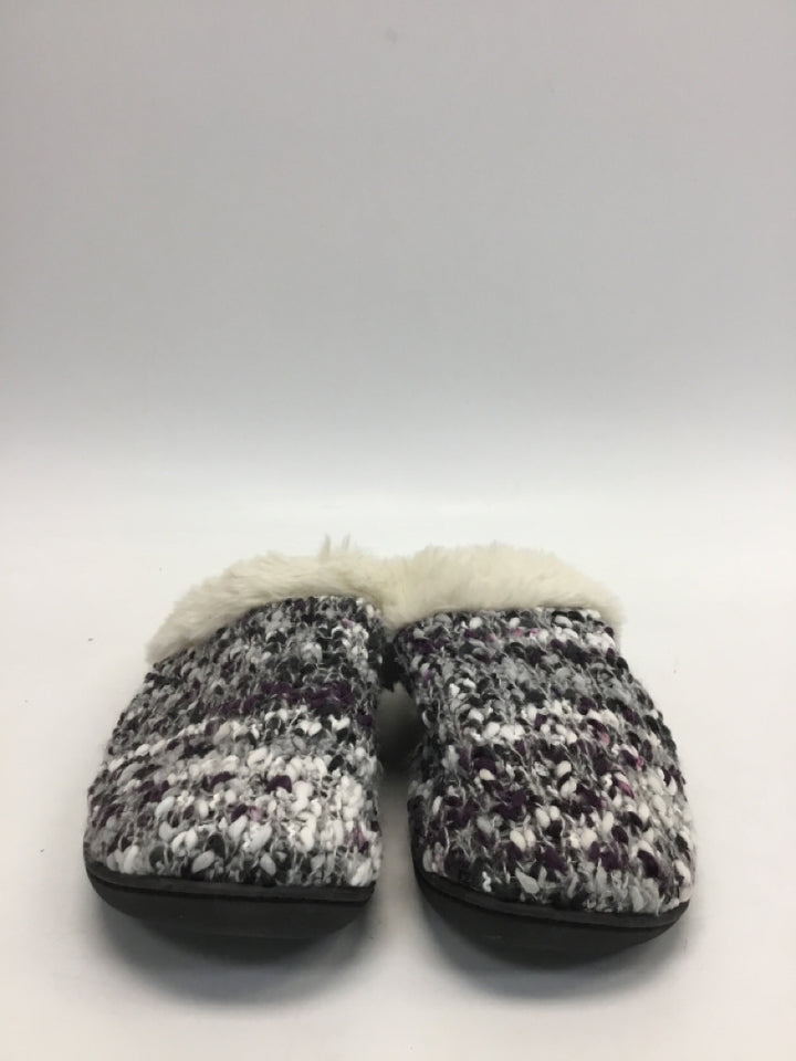 NWT Isotoner US Shoe Size XL Gray/White Slippers
