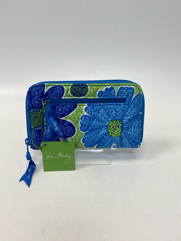 NWT Vera Bradley Blue/White Green Flower(s) Fabric Wallet