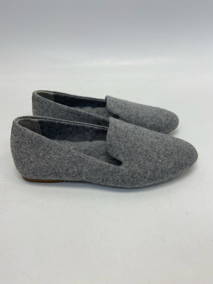 NWOT Birdies  Size 6 Gray Flats