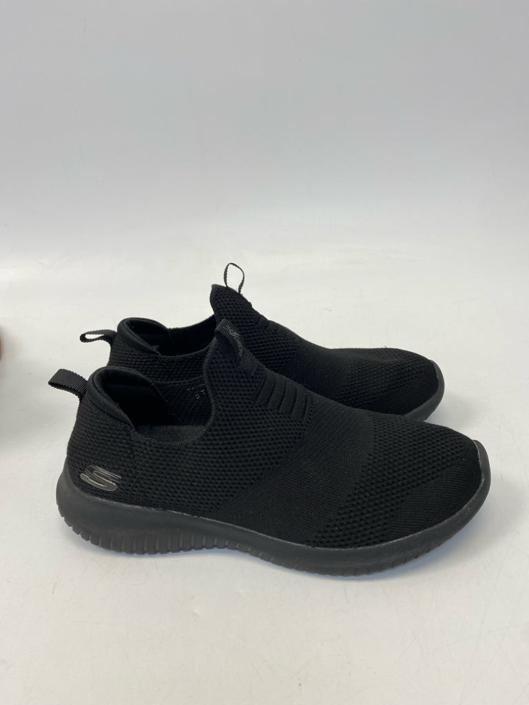 Skechers  Size 6 Black Sneakers